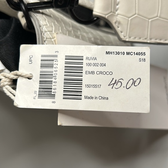 Kendall & Kylie Small Crossbody Purse White NWT - Picture 15 of 16